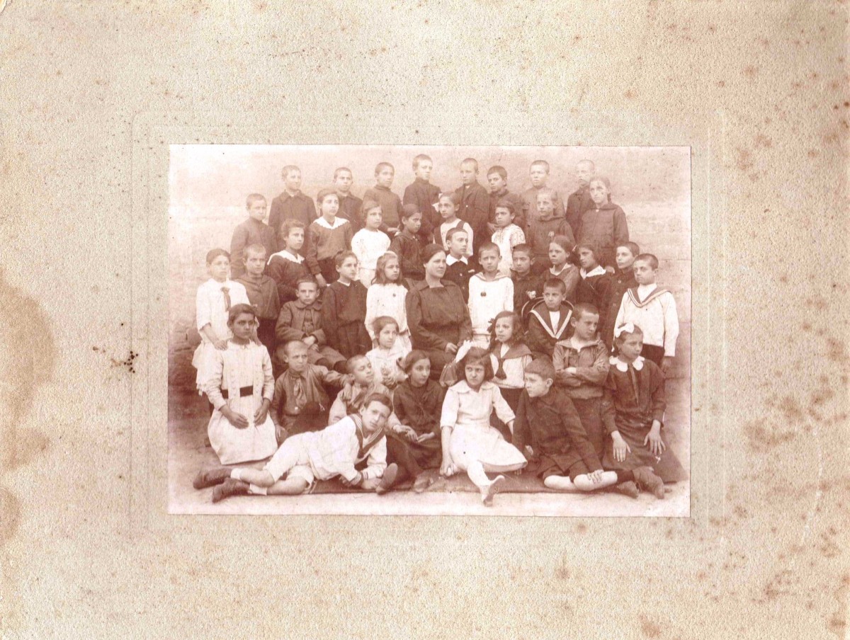 Каширана групова снимка на ученици от Падалското училище  - Габрово, 1908 г.