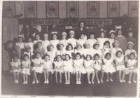 Снимки на деца от Полудневна детска градина при Априловска гимназия, 1952/54 г. - снимка 2